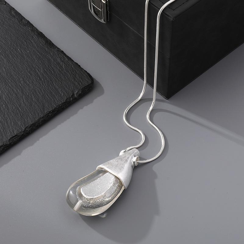 European and American light luxury water drop pendant necklace women's simple fashion metal long sweater chain high-end accessories