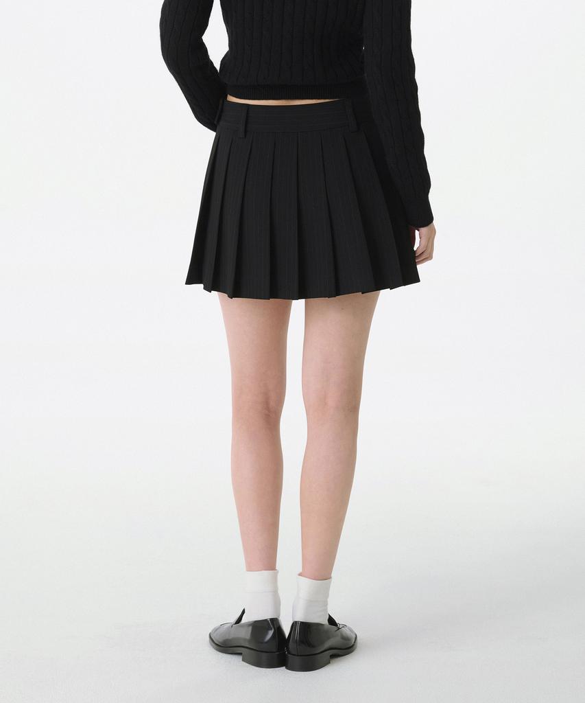 Musinsa Standard Woman Women'S Pinstripe Low Rise Pleated Mini Skirt [Black]