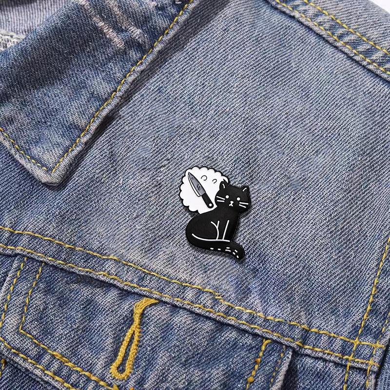 Adorable Black Cat Cartoon Brooch: Simple Animal-Shaped Accessory