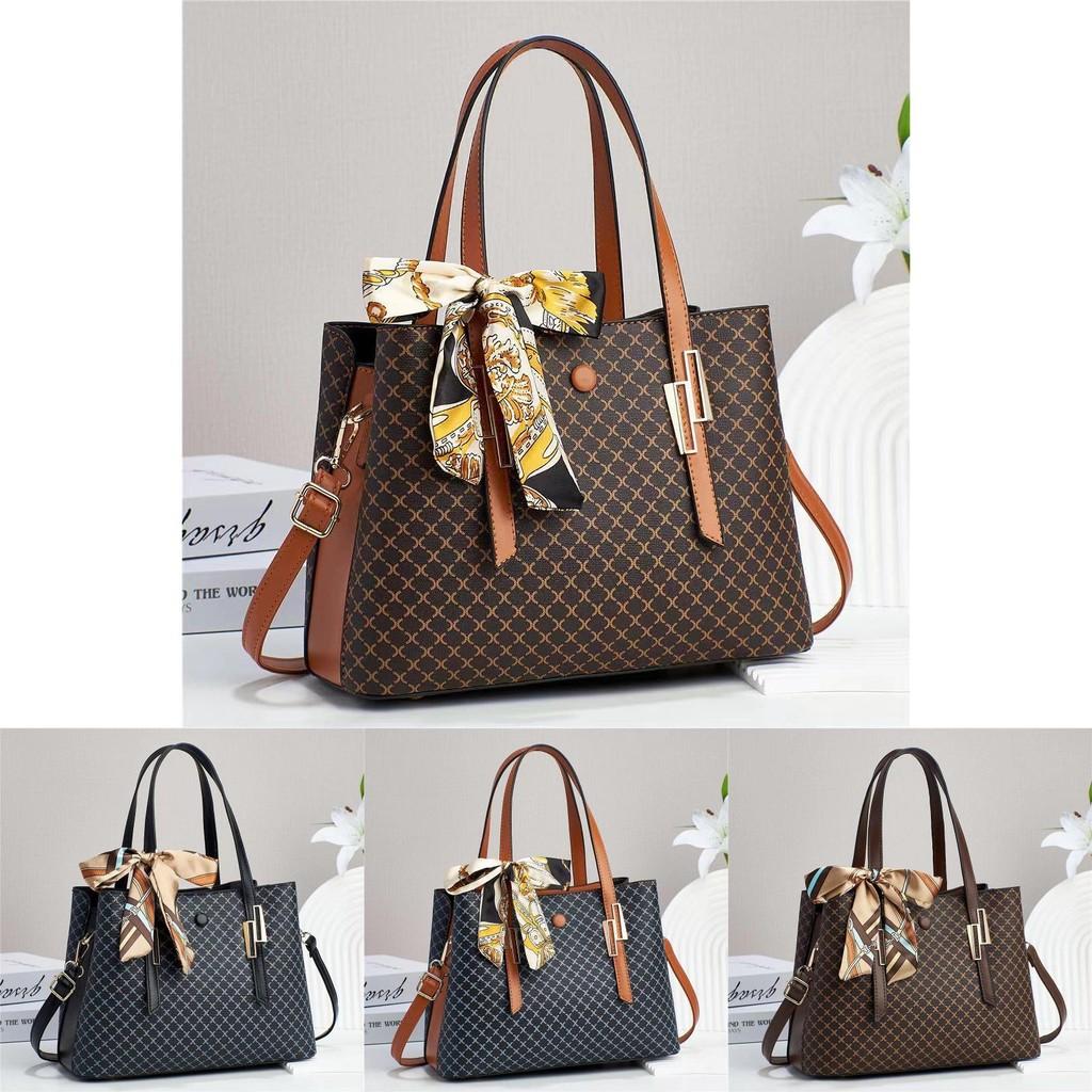 Stylish Versatile Large Capacity Womens Handbag For Everyday Use With Trendy Design