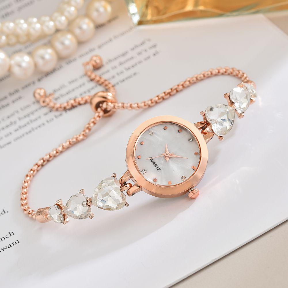 Fashion Elegant Heart Rhinestone Bracelet Strap Women Watches Fashion Ladies Quartz Watch Niche Design Metal Chain Wristwatches