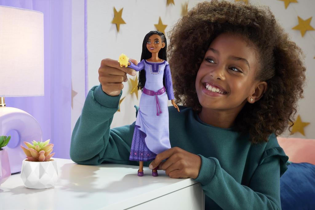 Mattel Disney Asha of Rosas Sings Wish Fashion Doll & Star Figure - Poseable with Removable Clothing - Sings "This Wish" in English