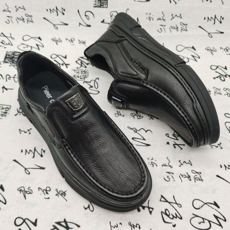 

High-end autumn light-soled business leather shoes men s cowhide round head trend fashion casual men s leather shoes 38 чорний