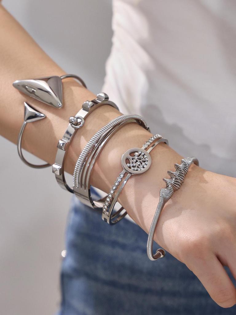 Geometrisches offenes Armreif-Armband aus 18 Karat vergoldetem Edelstahl - Unregelmäßige europäisch-amerikanische Mode mit vielseitiger Persönlichkeit