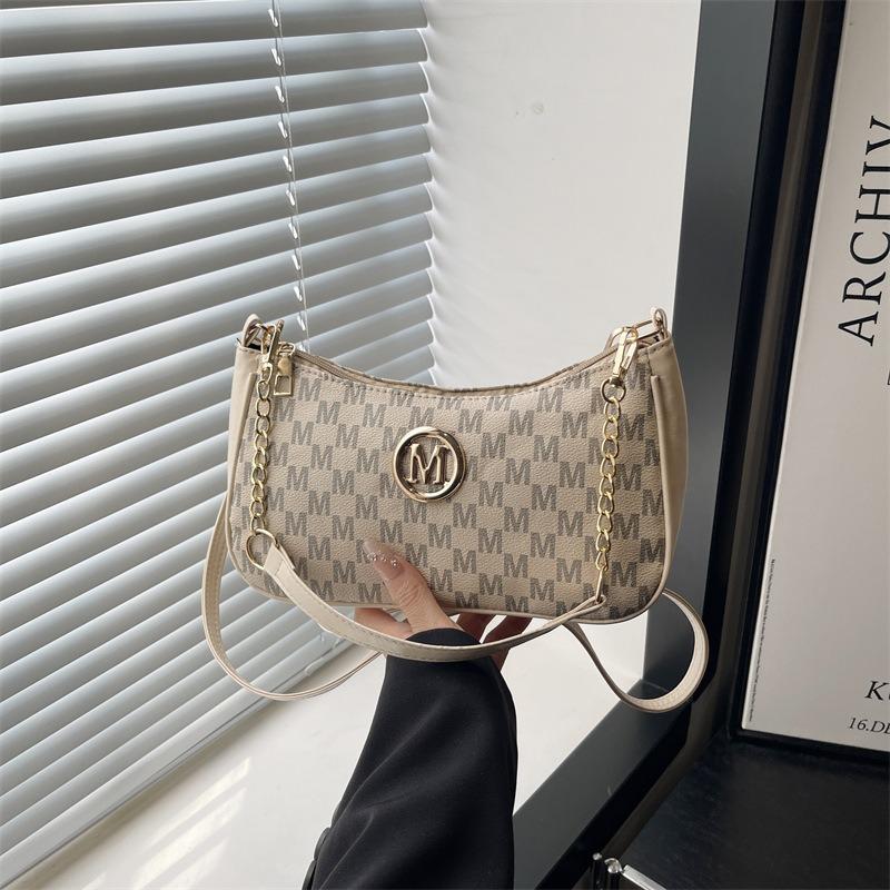 Today's fashionable small bag women's new niche underarm bag personalized single shoulder oblique span women's small square bag