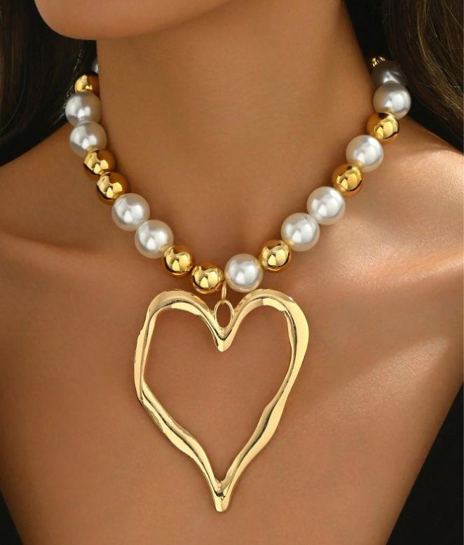 Women's Fashion Big Heart Pendant Necklace Exaggerated Unique Baroque Pearl Chain Love Heart Pendant Double-layer Necklaces