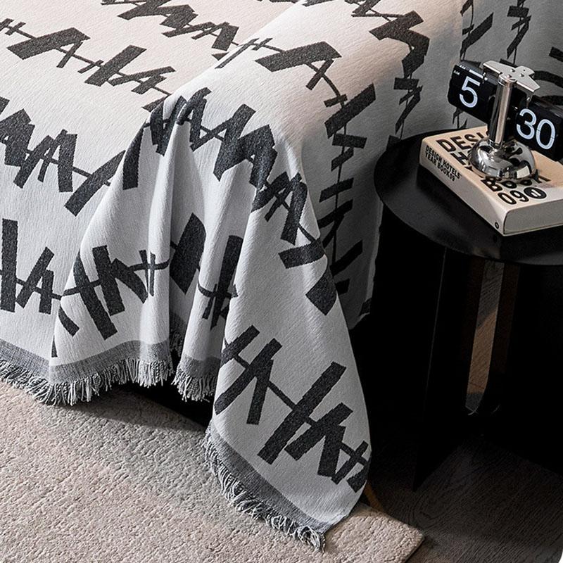 Ins Style Line Printed Sofa Cloth Towel Luxury All-Season Sofa Covers for Living Room Comfortable Anti Dirt Armchair Protector