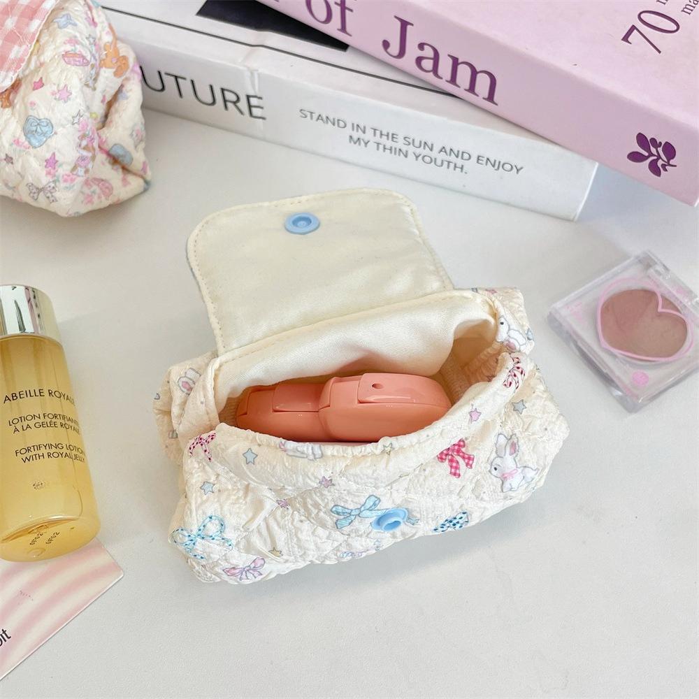 Ins Aesthetic Cartoon Quilted Makeup Bag Snap Closure Portable Cosmetic Pouch Travel Essential Small Organizer for Toiletries