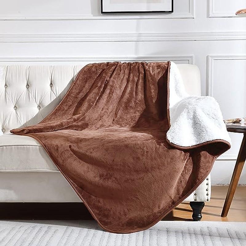 Extra Thick Waterproof Pet Blanket Dogs Cats Warm Sleeping Mat Non-Slip Machine Washable Indoor Use