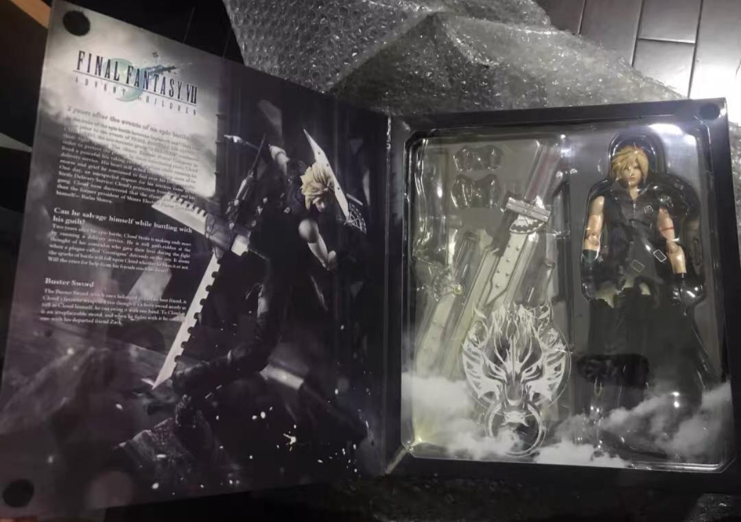 

[Б/У] Фигурка Final Fantasy Клауд Страйф