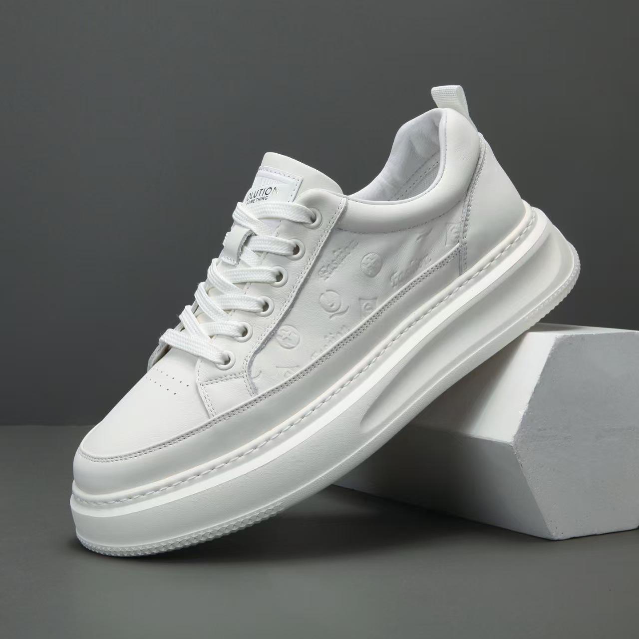 

2025 Summer Men s Genuine Leather Slip-on Breathable White Casual Shoes 38