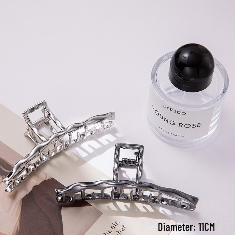 Korean Fashion Hairpin: Elegant Shark Clip for Women