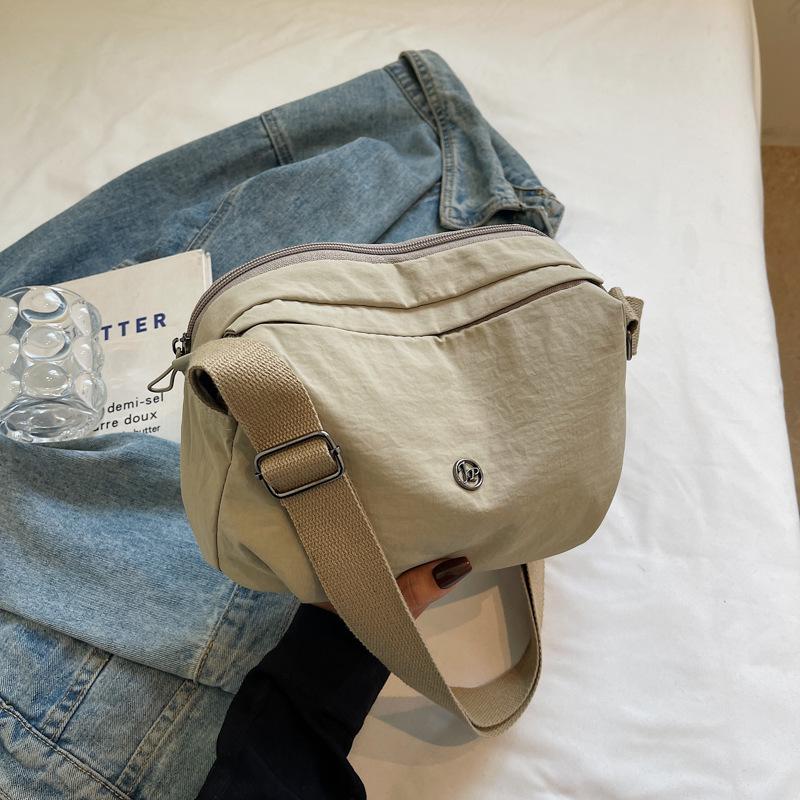 

Summer new foreign style texture simple personality small square bag 2025 fashion trend women s casual shoulder messenger bag хакі