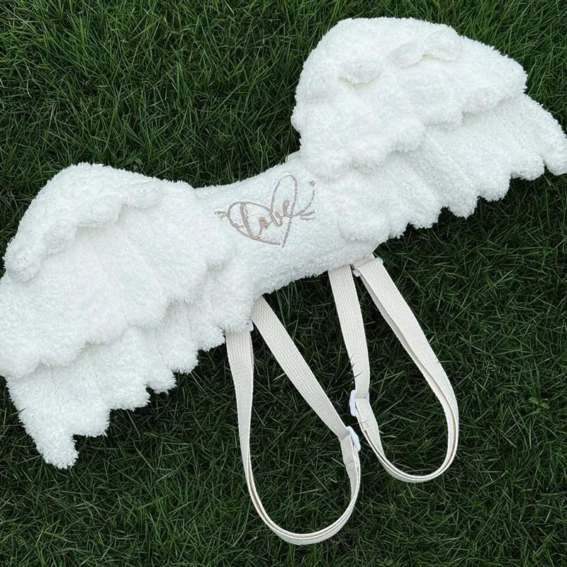 

Plush Angel Wings Backpack Soft Kawaii Cosplay Bag Adjustable Shoulder Straps for Kids School Comic Con Party Gift