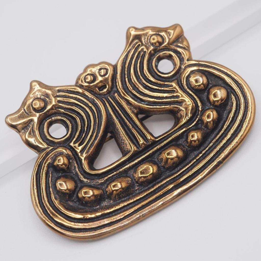 Used F524 Brooch Viking Ship Gold Color Design Costume Jewelry