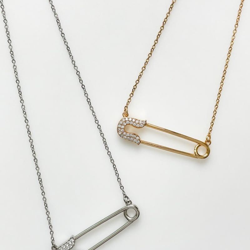 August Harmony Safety pin necklace (2color)