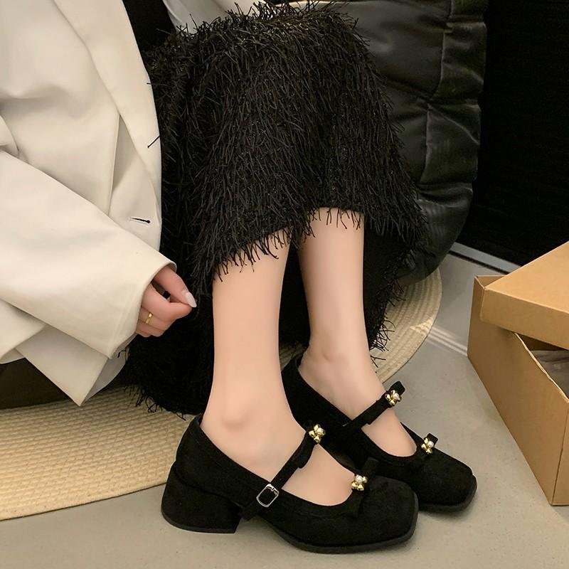 

2025 spring and summer new fashion versatile Internet celebrity explosion golden flower beads soft sole all-inclusive comfortable height increase sho 35 чёрный