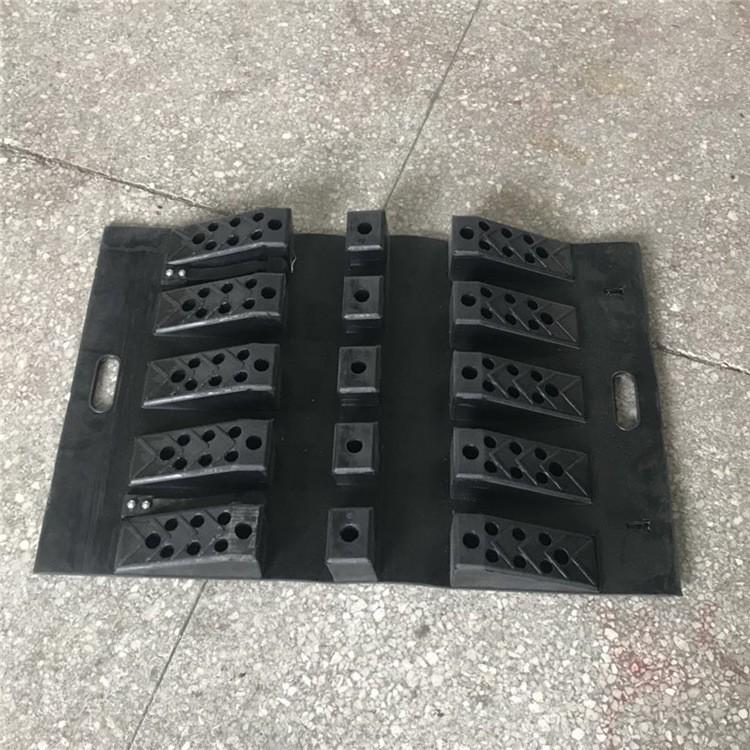 Пожарное оборудование: Защитная накладка на переезд для шланга, снижающая скорость 240411