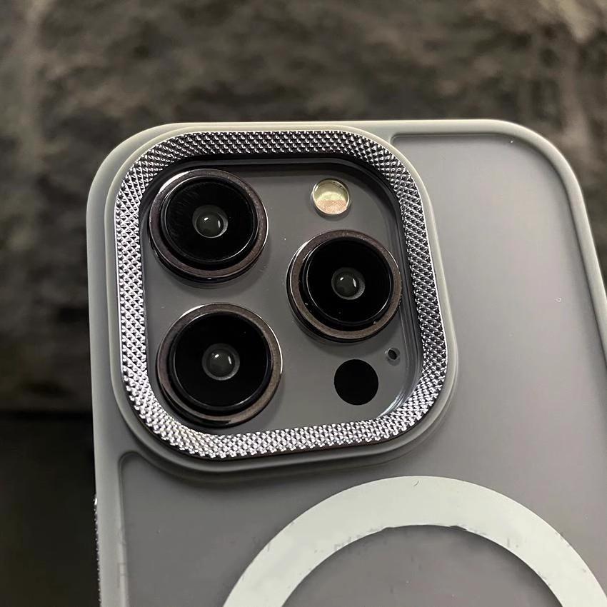 Frosted Magnetic Suction Is Suitable for iPhone11promax Drilled Lens Frame, Mobile Phone Case, Apple 11 Skin Feeling All-inclusive Sheath.