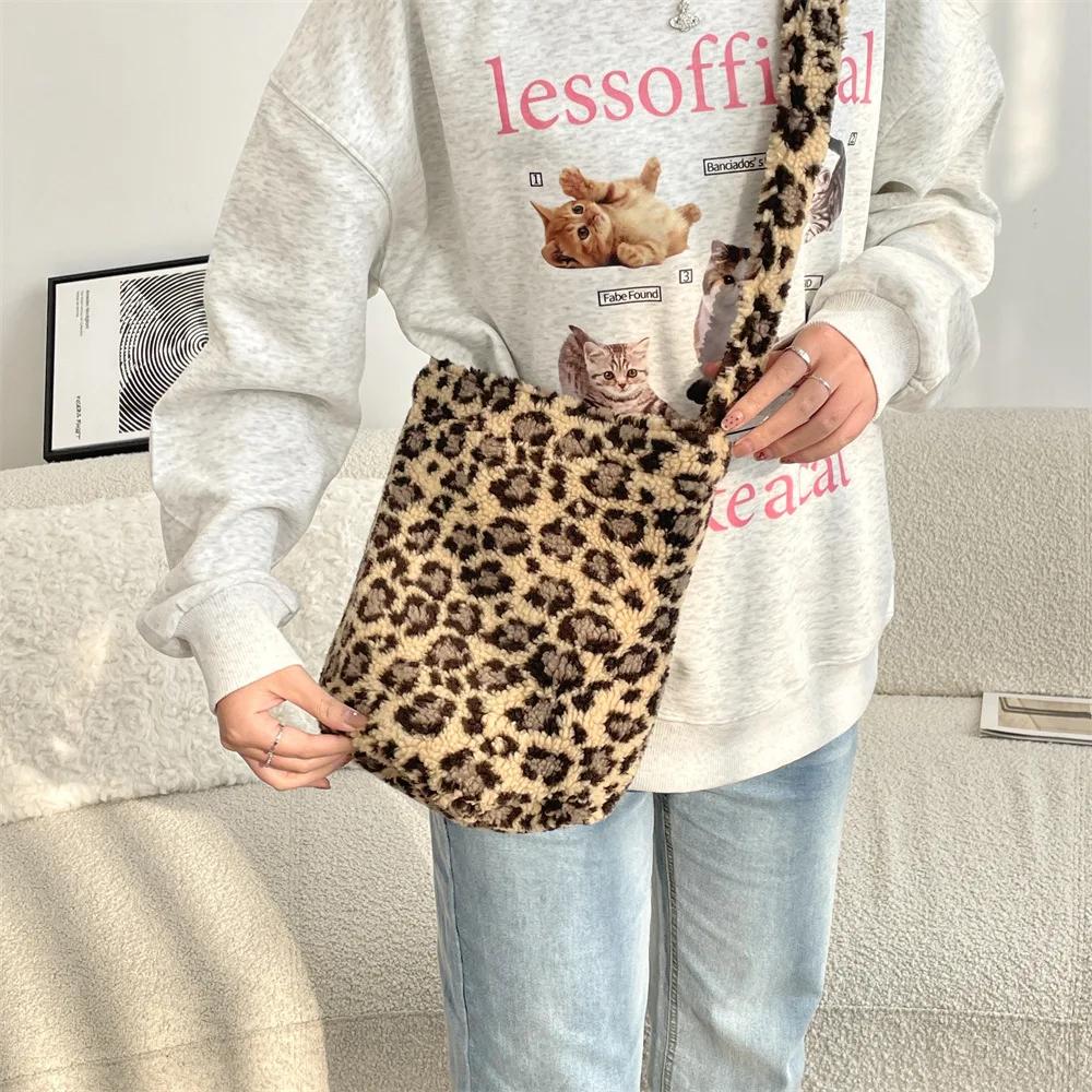 Bolso Cruzado Cubo de Lana de Cordero Sintética para Mujer, Bolsos de Hombro Vintage a Cuadros Florales para Señora, Bolsos de Mano Suaves de Felpa de Gran Capacidad para Mujer