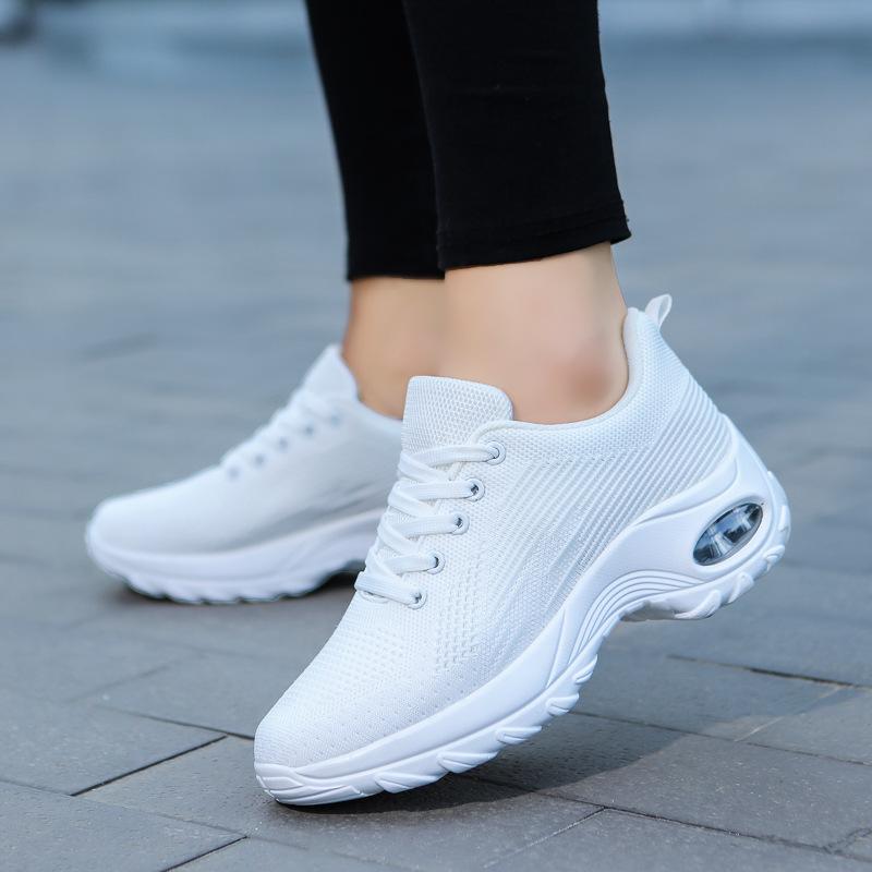 

Thick-soled large-size soft-soled small white shoes, single shoes, mesh air cushion travel shoes, dancing, running, sports shoes, women 40 чорний