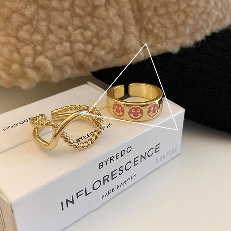 

Unique Vintage Pink Drip Glaze Smile Face Ring For Women Stylish Wear Everyday