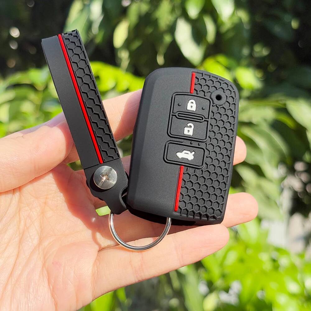 

Keychain Holder For Toyota Auris Camry 55 50 Yaris Hybrid RAV4 Noah Alphard Car Remote Key Caps Cover Case
