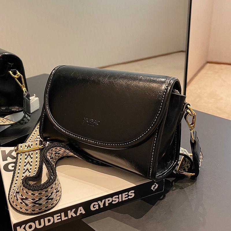 Niche Design Single Shoulder Messenger Bag New Retro Trendy Bag Women's Versatile Wide Shoulder Strap Fashion Small Square Bag