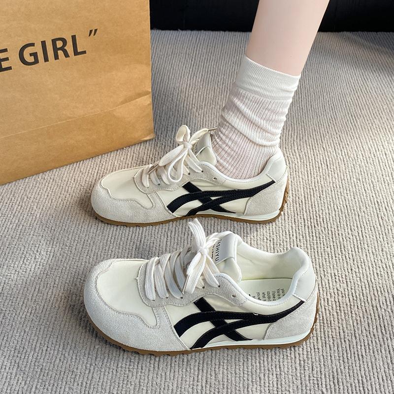 Yellow women's new summer soft-soled sports shoes are fashionable and versatile