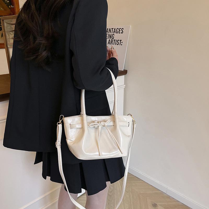 Korean Niche Portable Vegetable Basket Bag Women's Spring 2025 New Trendy Fashion Bucket Bag Bow Messenger Bag