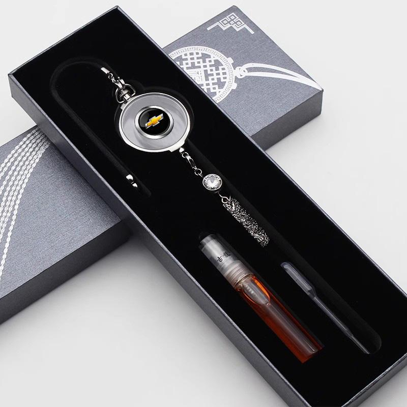 Perfumy Samochodowe Wisiorek Aromaterapeutyczny Dyfuzor Akcesoria Samochodowe Do Chevrolet Spark Captiva Cruze Malibu Equinox Trax Camaro Blazer