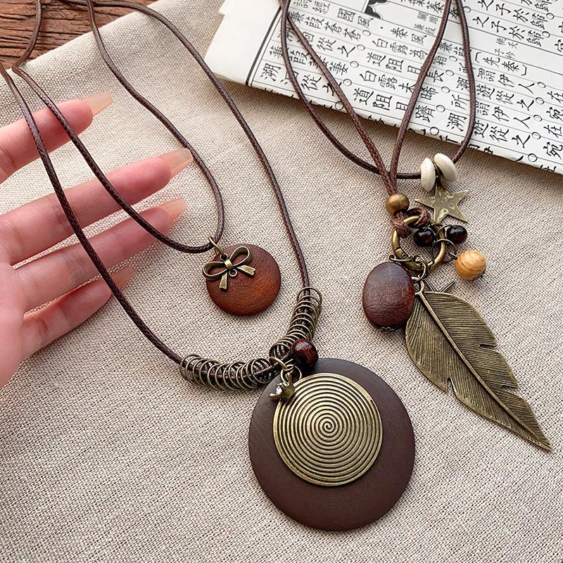 Vintage Boho Metal Feather Necklace For Women Antique Long Collar Chains Pendant Handmade Statement Jewelry Layers Accessories