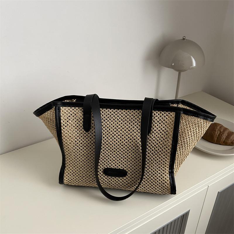 Fashionable Big Size Women's Woven Tote Bag With Chic Design For Daily Use