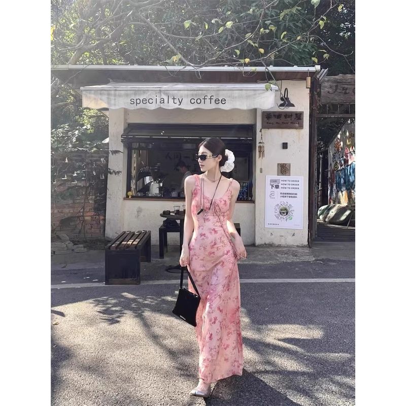 Kumikumi Holiday Style Blooming Pink Sling Dress Women Summer Slim Fit Age-Reducing Chic Floral Long Skirt