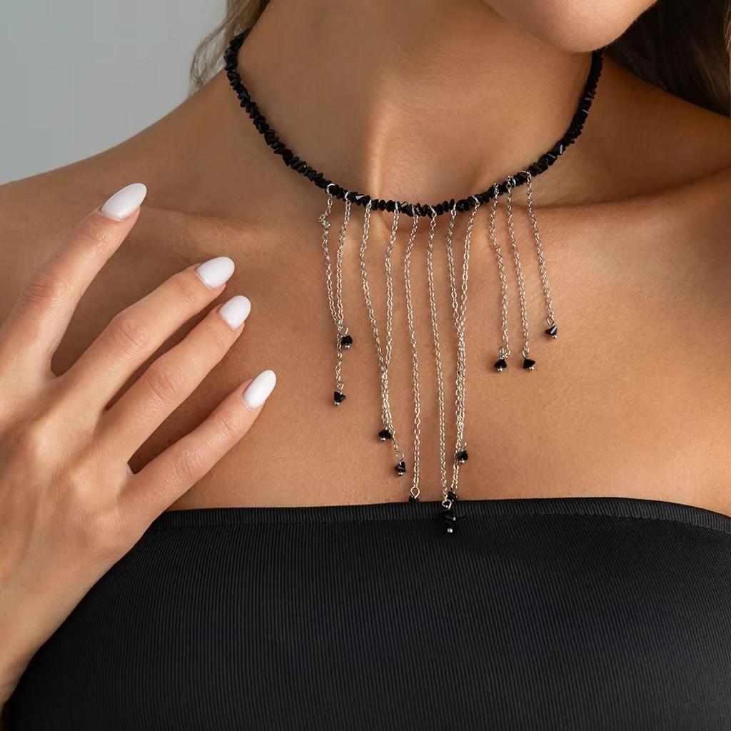 Salircon Personalized Irregular Tassel Pendant Necklace for Women Trendy Black Crystal Beaded Clavicle Chains Party Jewelry New