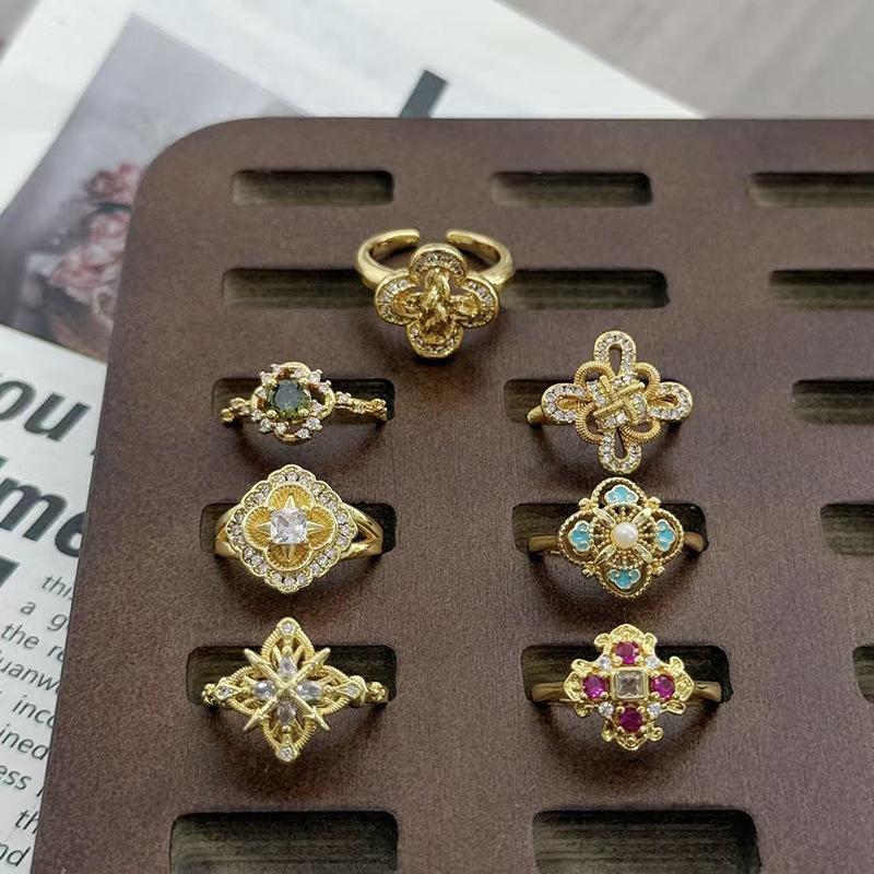 Medieval Vintage Rhombus Four-Leaf Clover High-End Ring Women'S Light Luxury Court Style Fashion Niche Stacking Ring