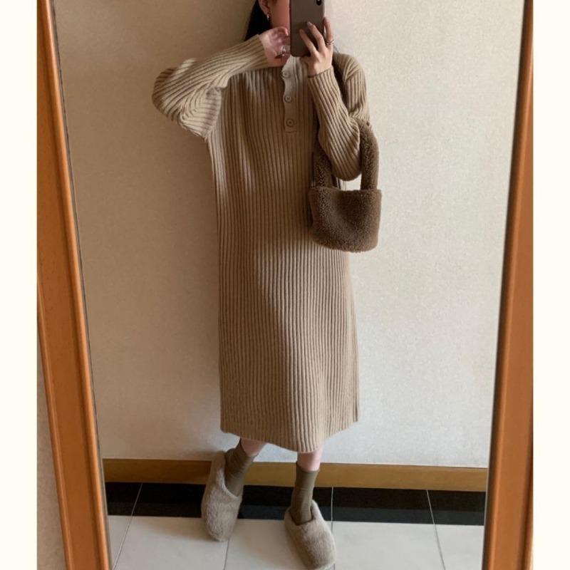 Retro loose and thin knitted dress for women's autumn and winter new medium and long inner sweater skirt trendy