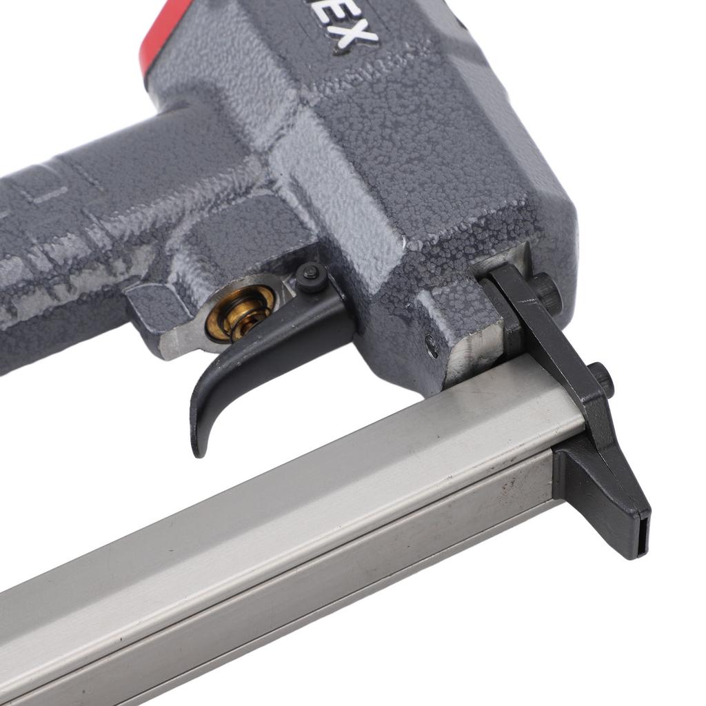 Pneumatischer Nagler U-Form Luftnagler mit Schraubenschlüssel Tragbarer Nagelhefter Fassungsvermögen 100 Nägel für