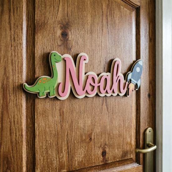 Cartello Personalizzato con Nome per Bambini Dinosauro Razzo Cartello in Legno per Porta per Ragazzi Nome Personalizzato Decorazione da Appendere per Cameretta Asilo Nido Camera da Letto Asilo Nido Sala Giochi