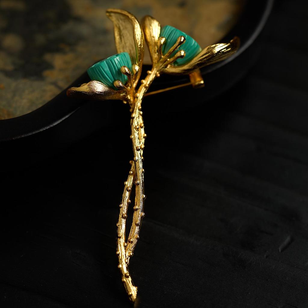 Elegant Lotus Rhythm Chinese Brooch: Handmade Lotus Design, High-End Corsage, Simple Gift