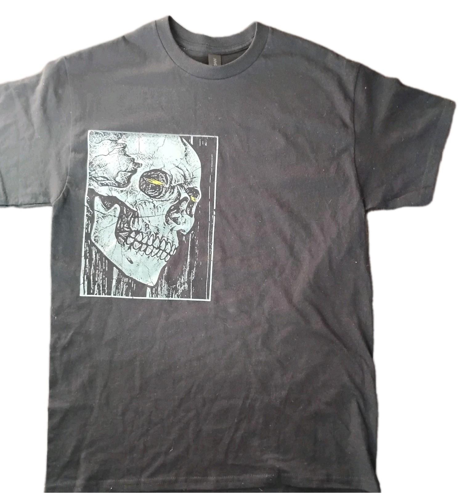 Skull Tee Gildan Brand Tee Size Medium Awesome Graphic S разноцветный