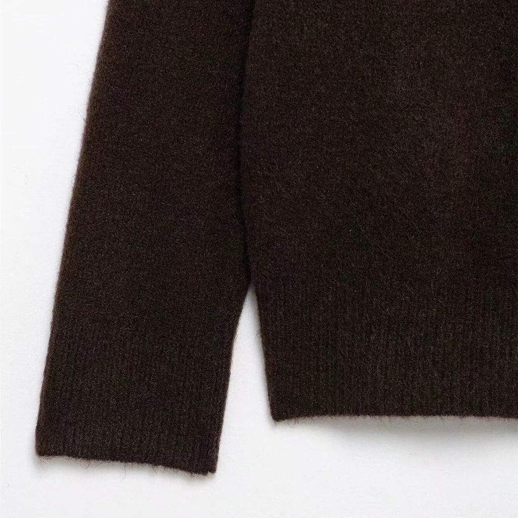 2025 Spring Women's Off-Shoulder Knitwear with Rolled Edge Neckline