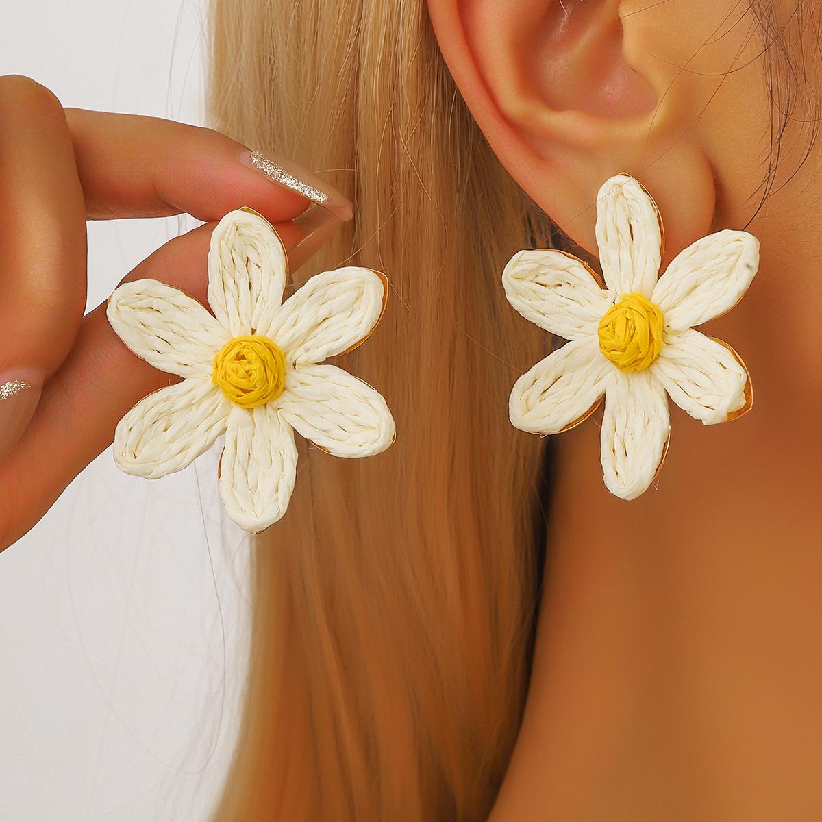 

Женские серьги-пусеты с цветами ручной работы в богемном праздничном стиле one size