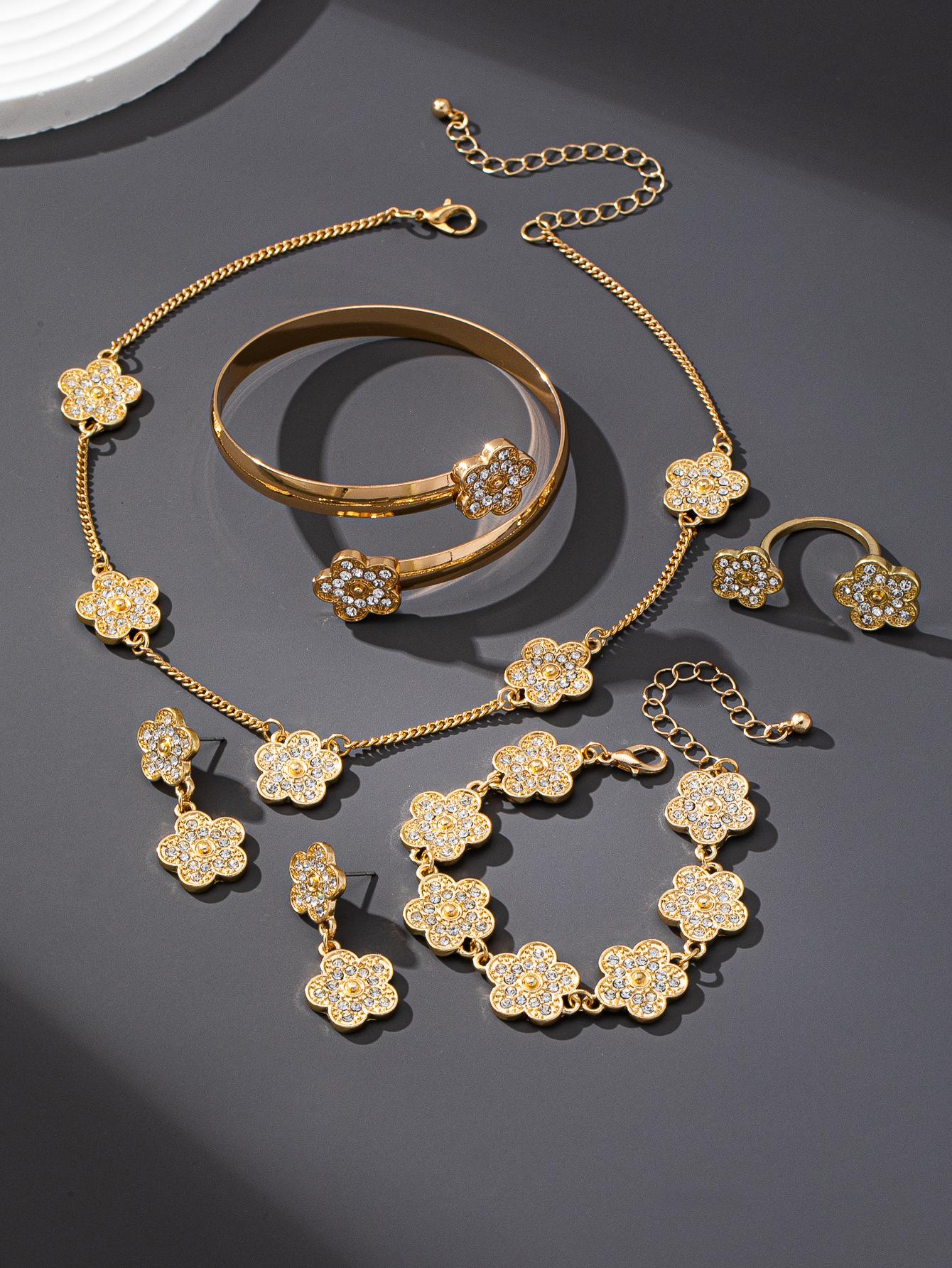 New set, new five-flower inlaid zircon necklace, bracelet, stud earrings, gorgeous temperament