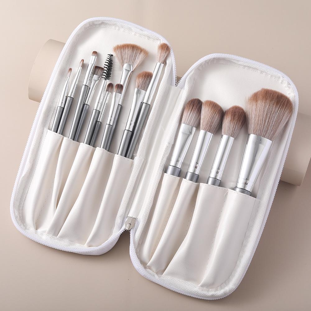 First Meeting 14-Piece Makeup Brush Set: Includes Loose Powder, Eyeshadow, Foundation, and Concealer Brushes with Soft Bristles.
