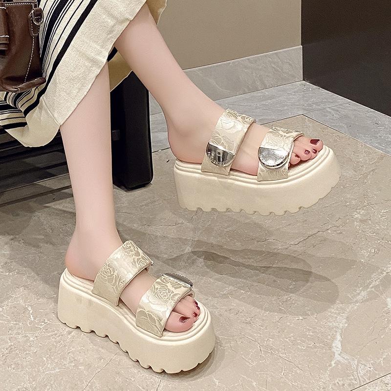 Thick bottom height increase small slippers women's 5-year summer new versatile outer wear national style beautiful cool slippers women's tide