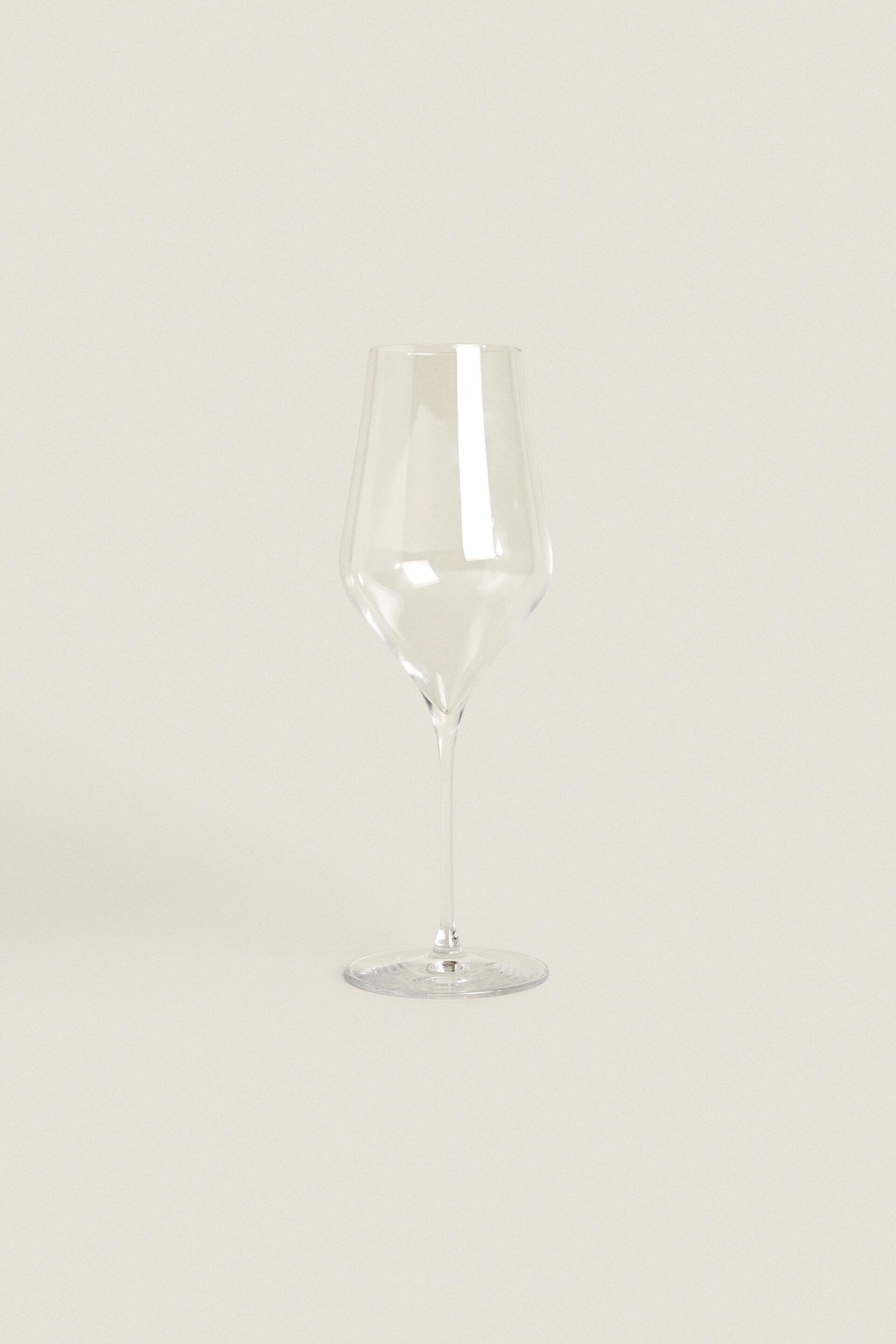 

ОБЫЧНЫЙ КРИСТАЛЛИЧЕСКИЙ БОКАЛ ДЛЯ ВИНА