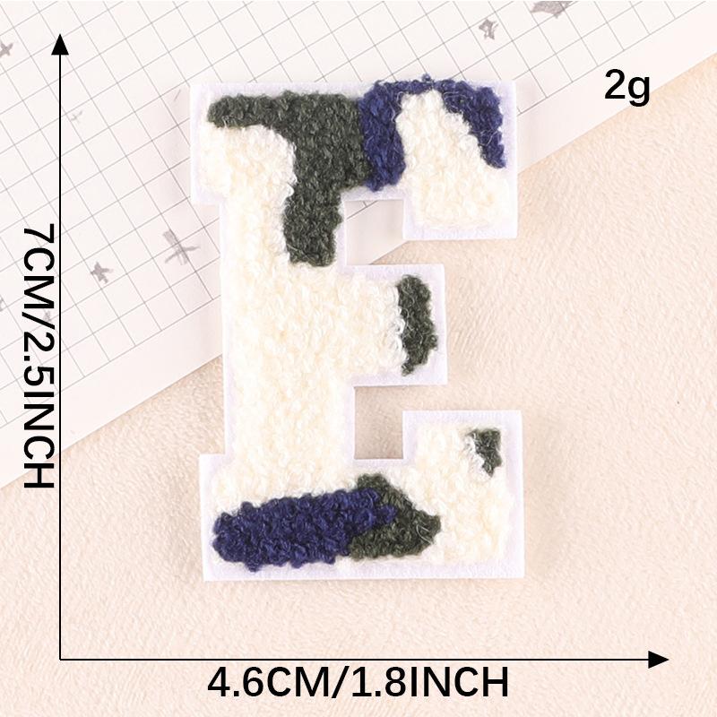 Computerstickerei Handtuchstickerei Stoffetikett Camouflage Englisches Alphabet Handkonto DIY Patch Zubehör Chenille Stickstoffaufkleber