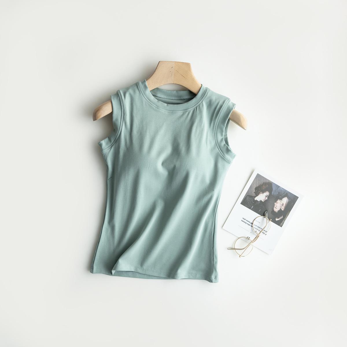 

Summer new women s cup vest with chest pads, simple and slim inside, solid color sleeveless t-shirt and top outside XL зелений