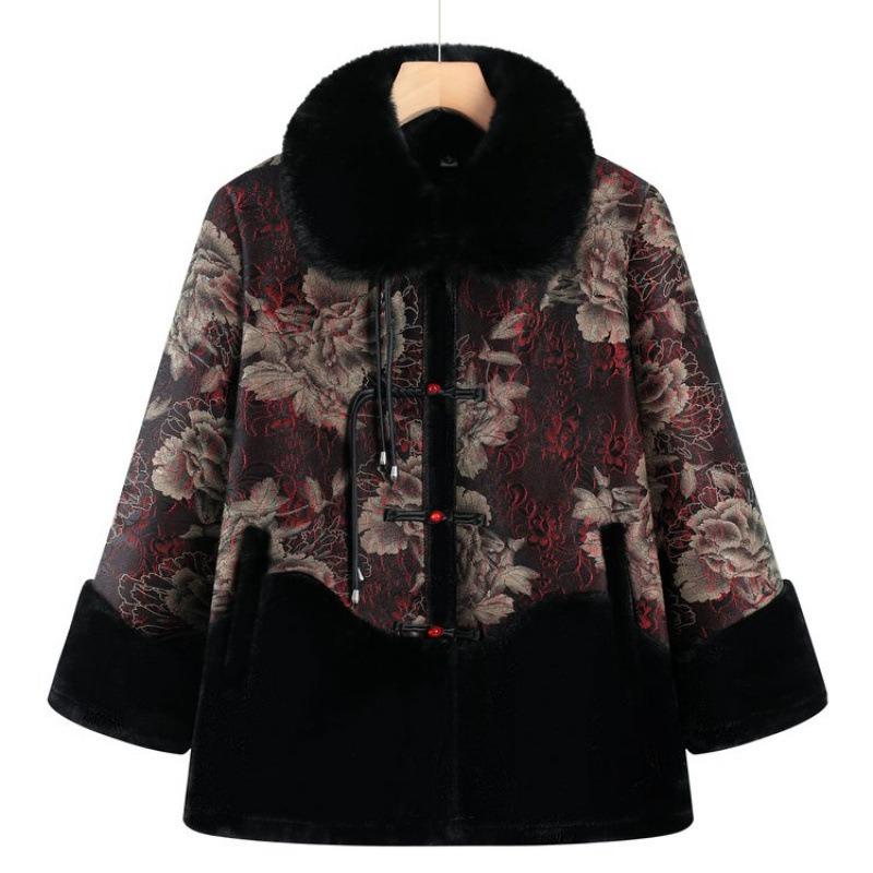 Autumn and winter women's jacket, fleece and thickened high-end fur integrated old lady top